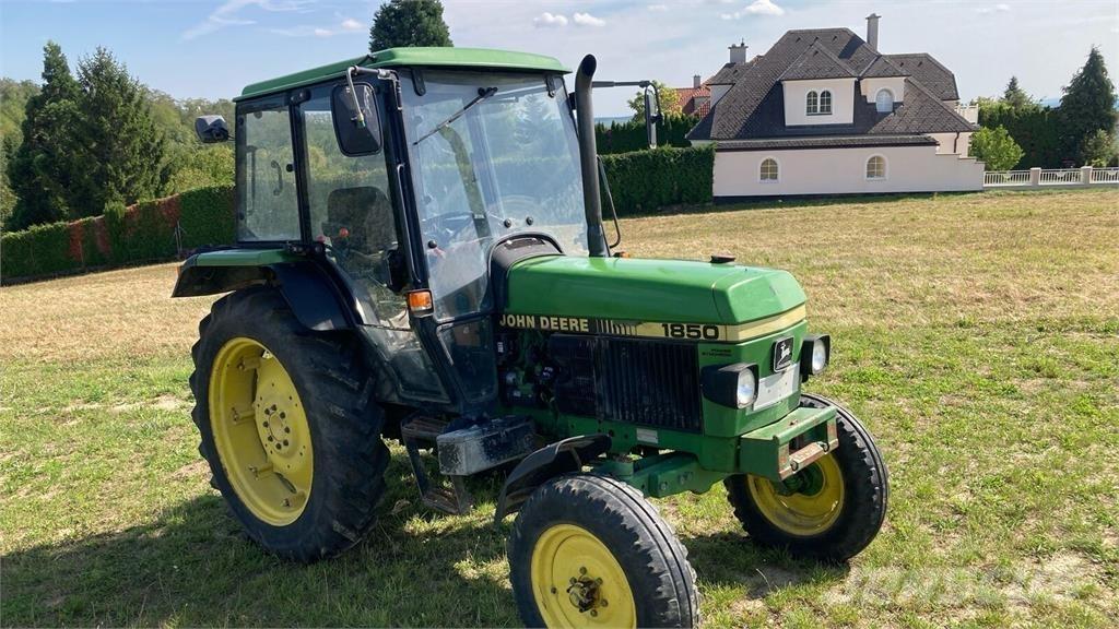 John Deere 1850 Traktory