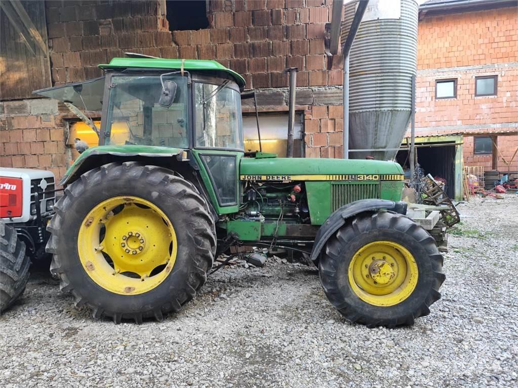 John Deere 3140 Traktory