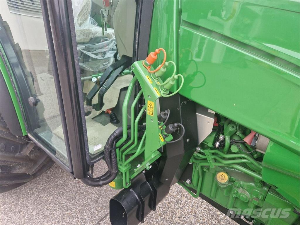 John Deere 5075 GF Traktory