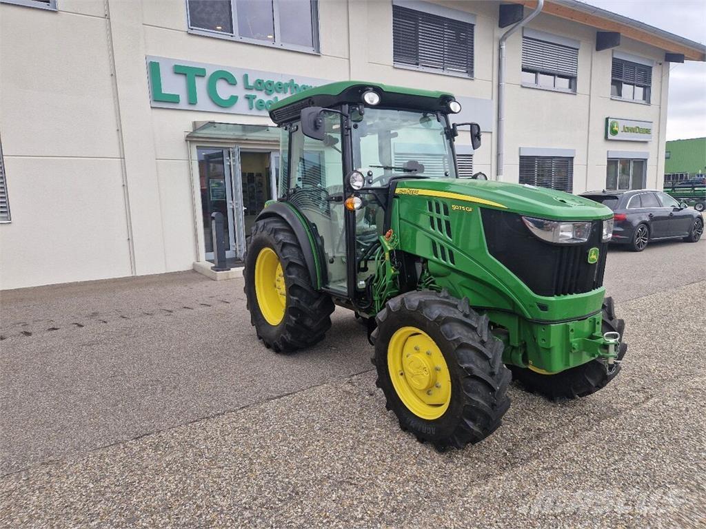 John Deere 5075 GF Traktory