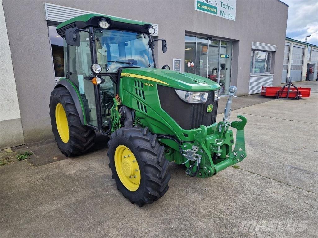 John Deere 5075 GF Traktory