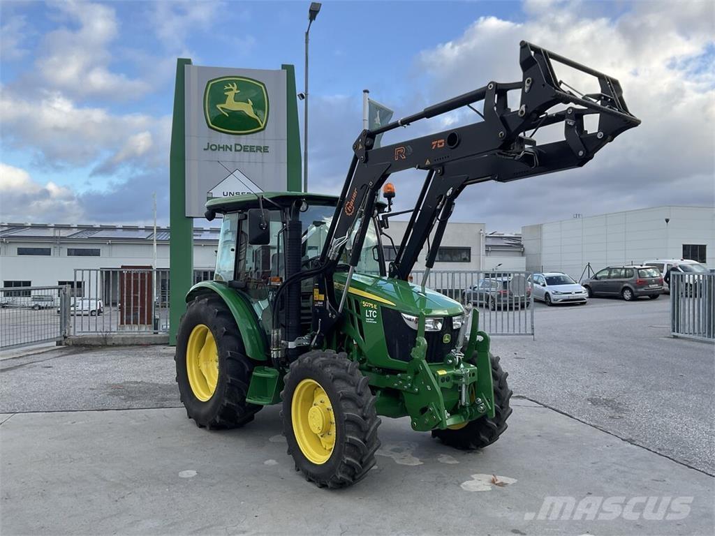John Deere 5075E Traktory