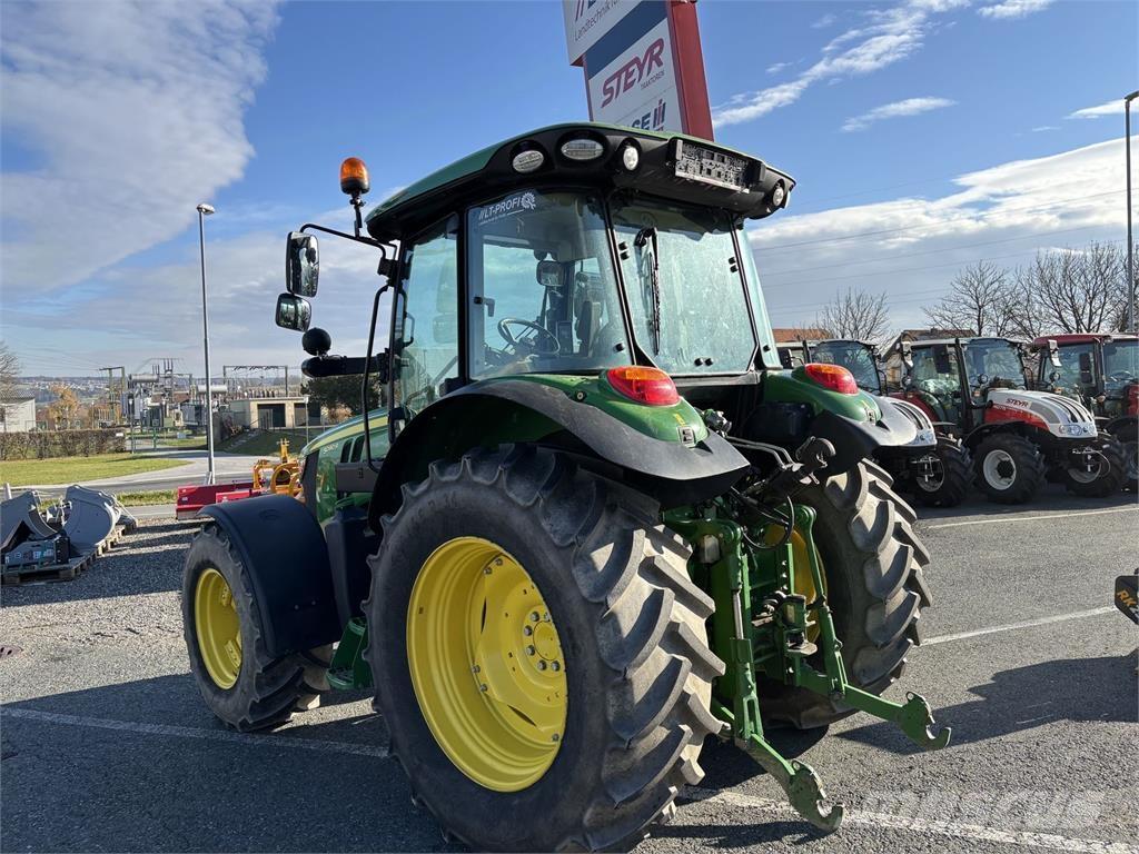 John Deere 5090R Traktory