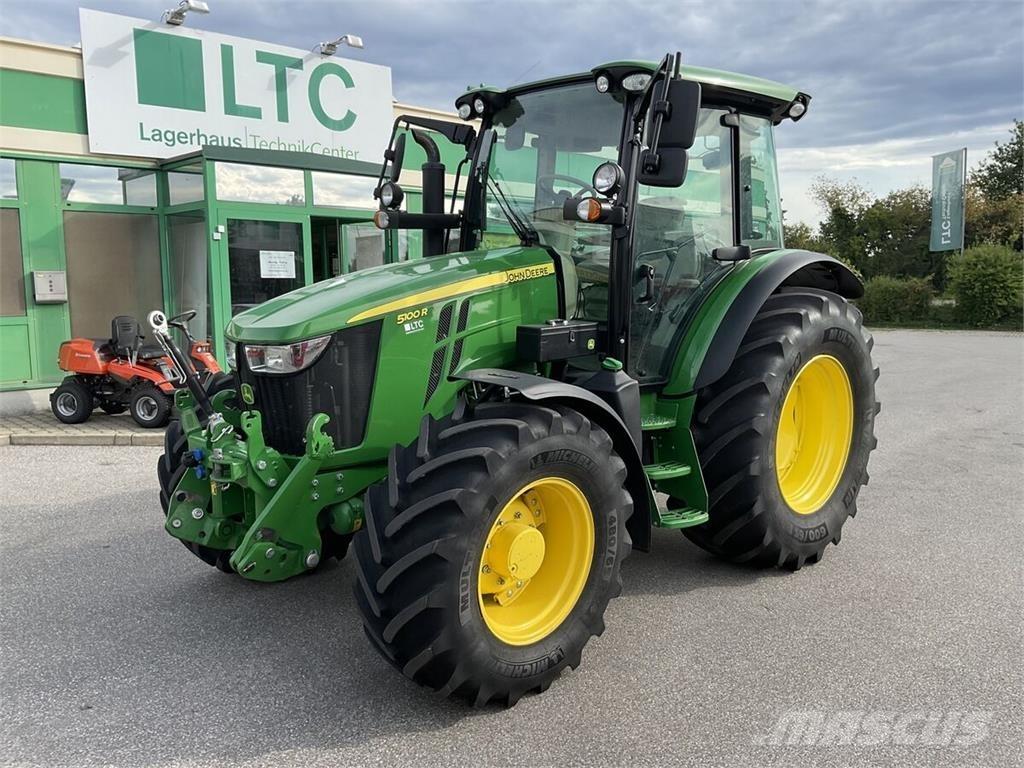 John Deere 5100R Traktory