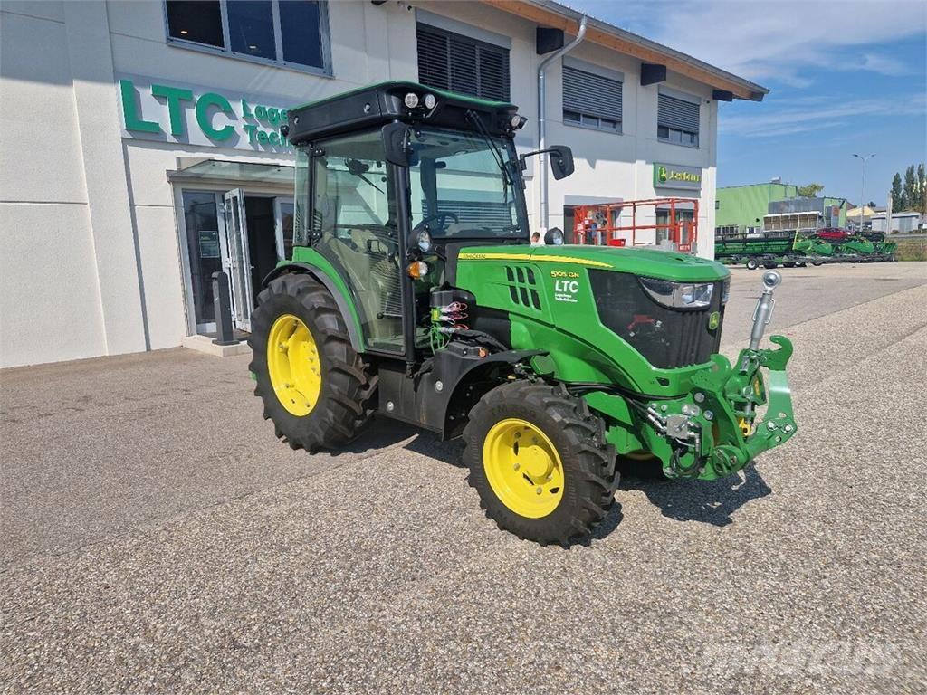 John Deere 5105GN Traktory