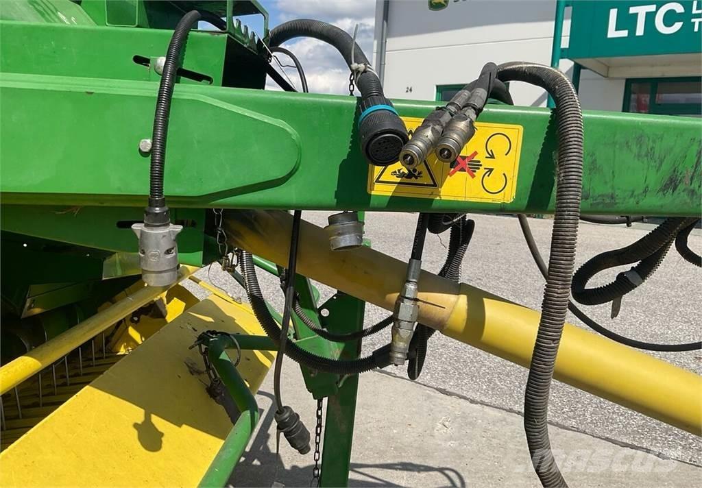 John Deere 592C Lis na válcové balíky
