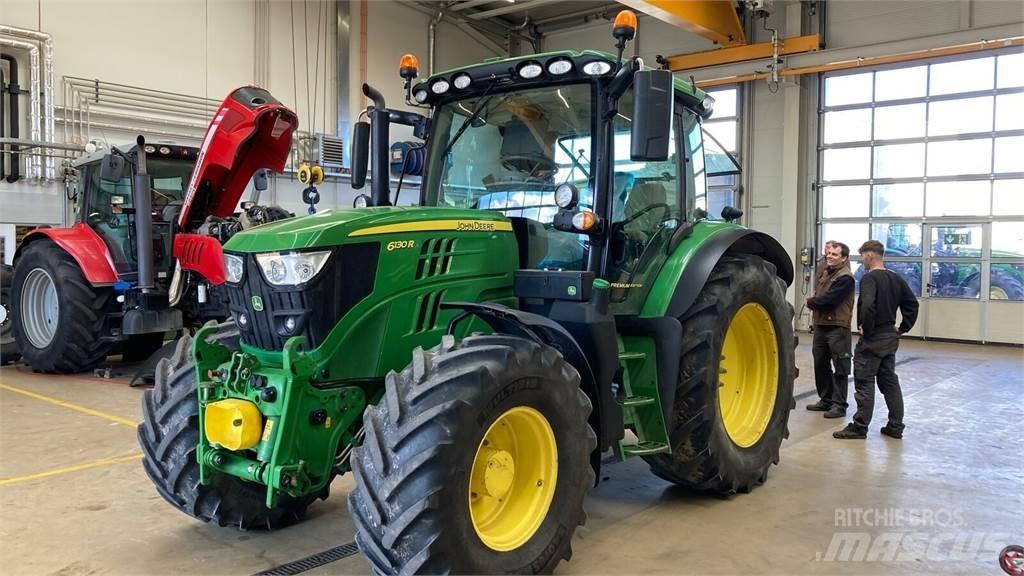 John Deere 6130R Traktory