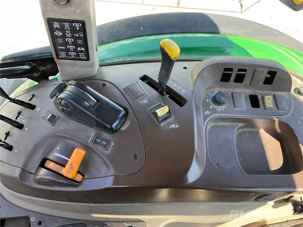 John Deere 6210R Traktory