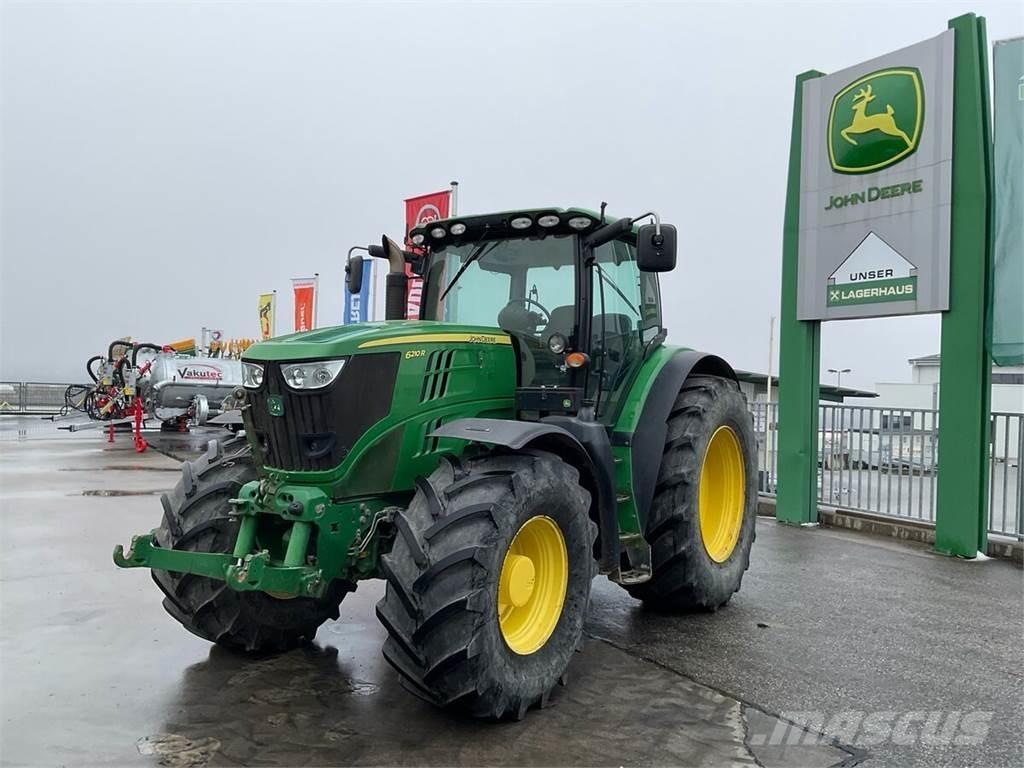 John Deere 6210R Traktory