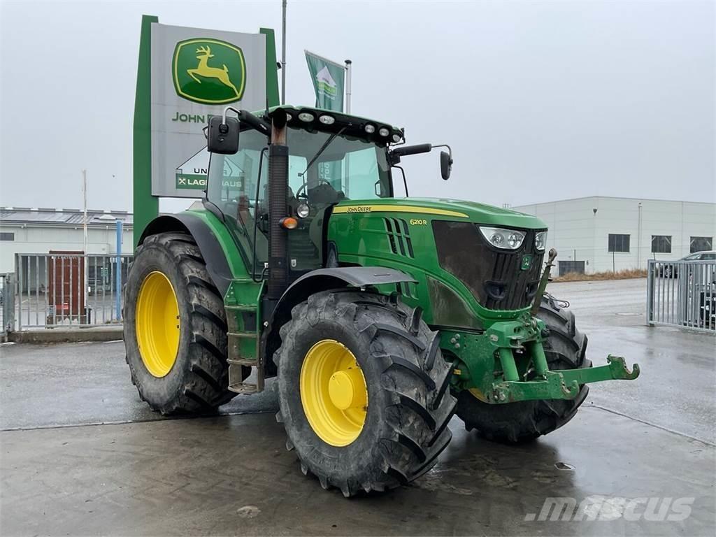 John Deere 6210R Traktory