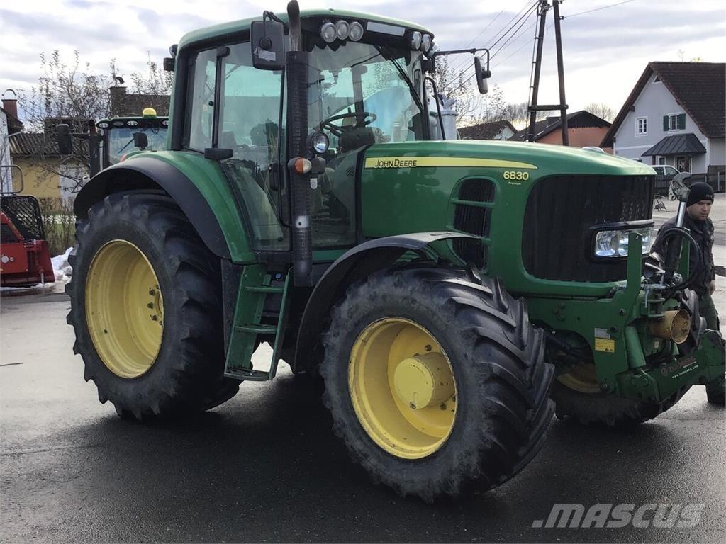 John Deere 6830 Traktory