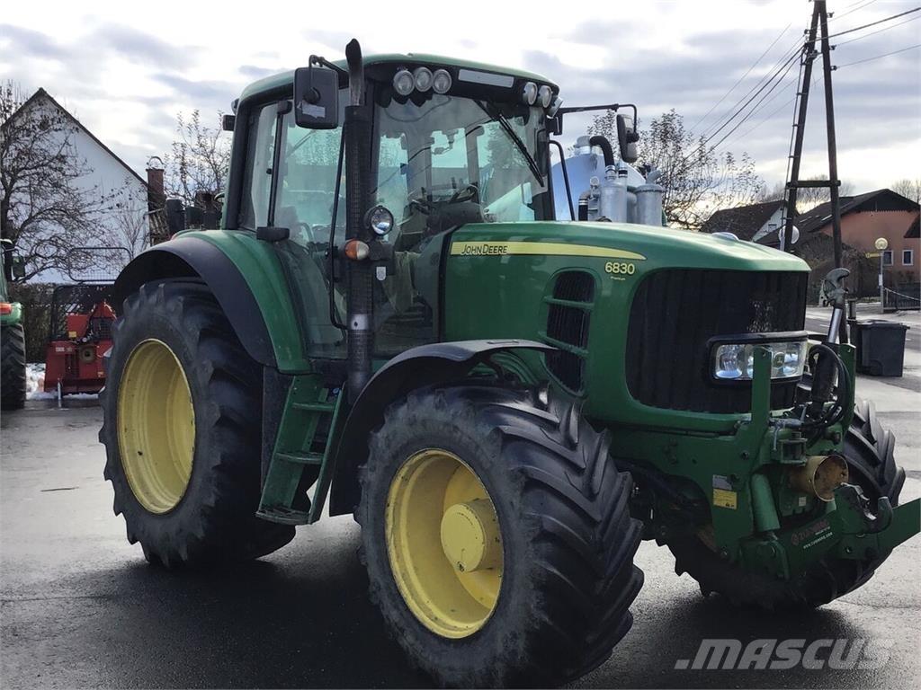 John Deere 6830 Traktory