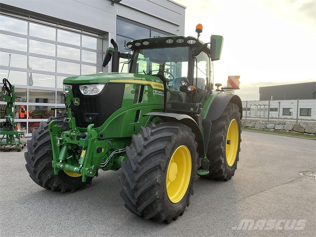 John Deere 6R 215 Traktory