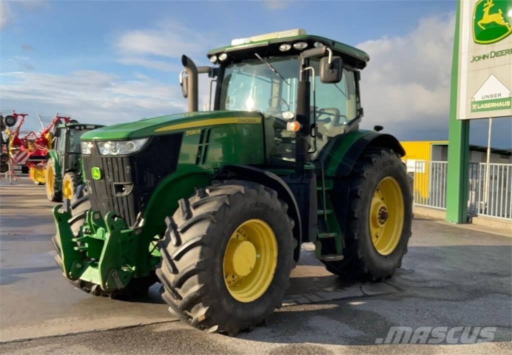 John Deere 7230R Traktory