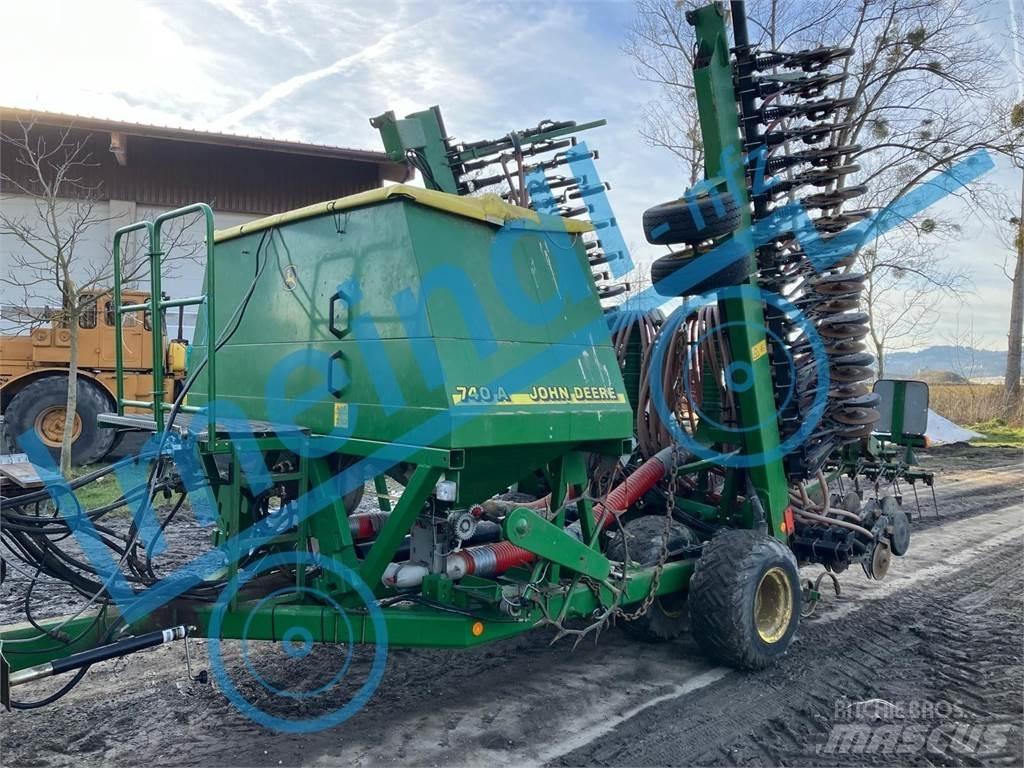 John Deere 740A Mechanické secí stroje