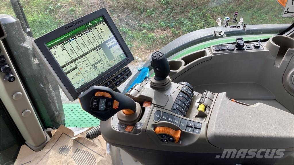John Deere 7R330 Traktory