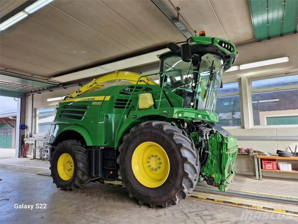 John Deere 8500 Sklízecí řezačka