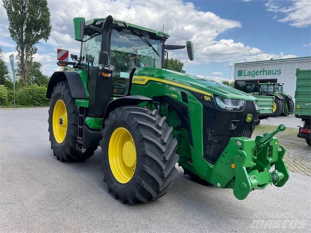 John Deere 8R340 Traktory