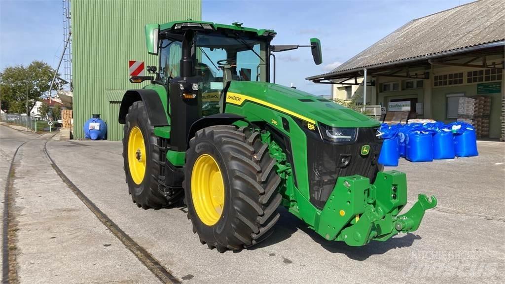 John Deere 8R370 Traktory