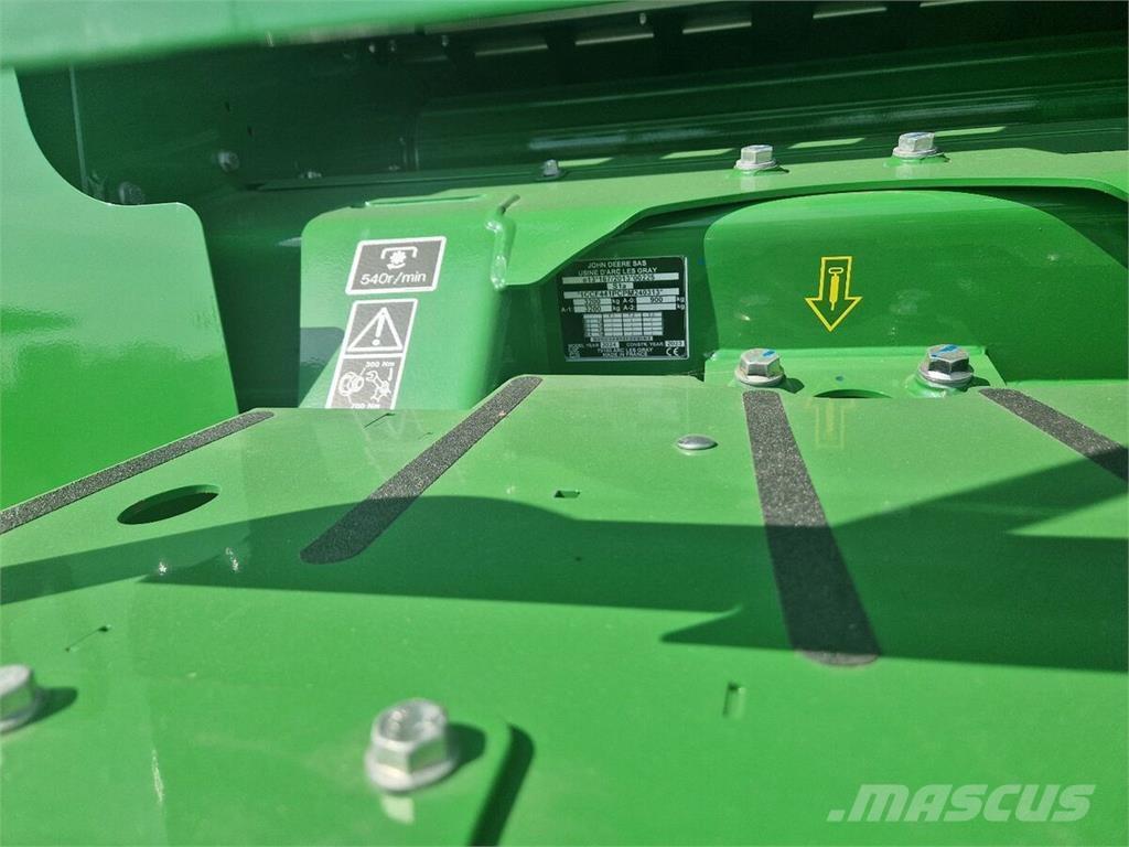 John Deere F441M Lis na válcové balíky
