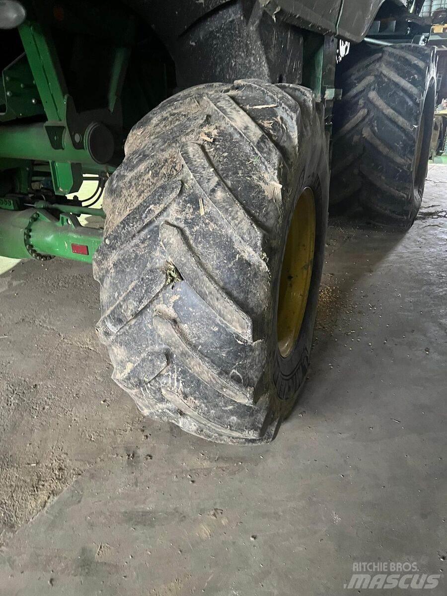John Deere T670 Sklízecí mlátičky