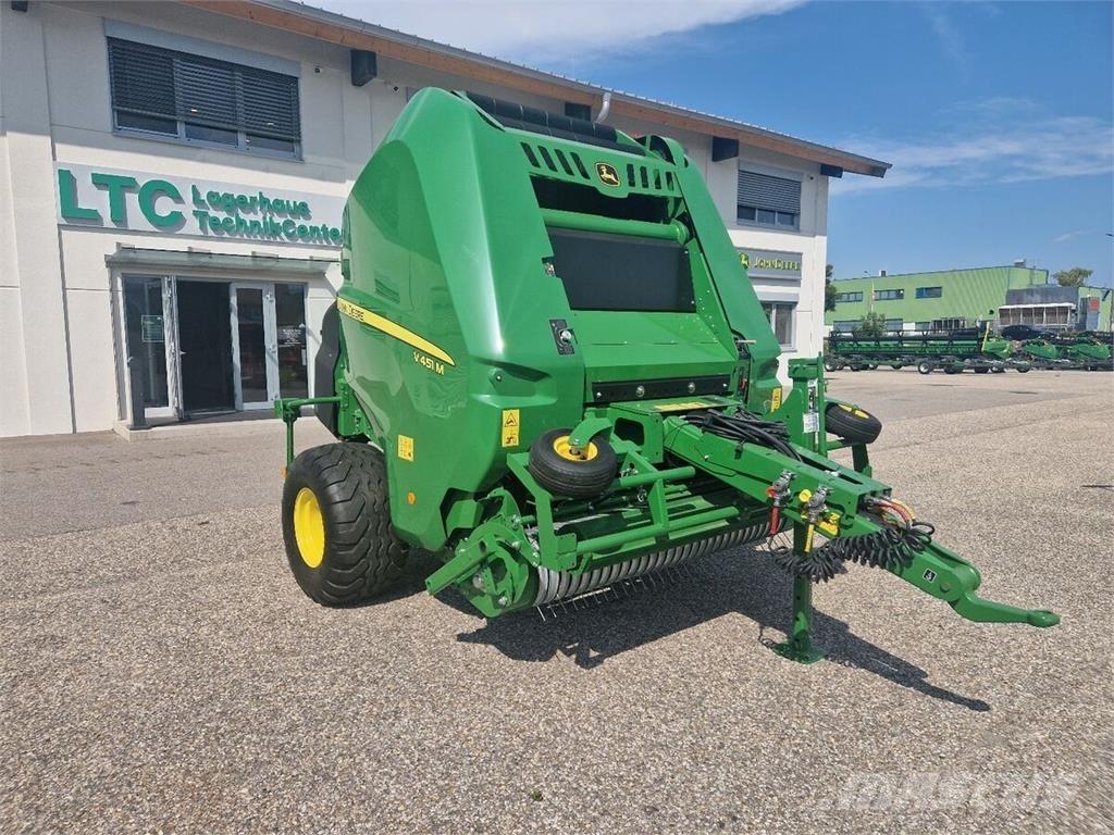 John Deere V451M Lis na válcové balíky