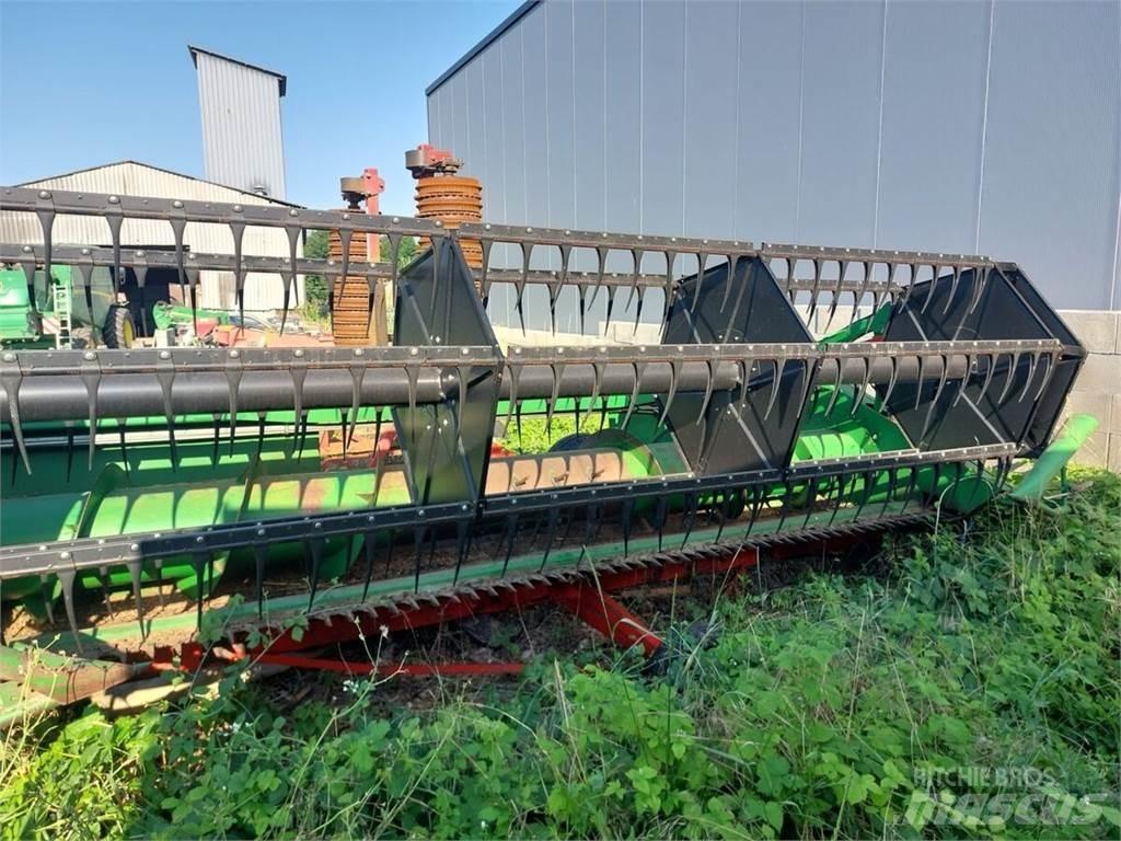 John Deere W440 Sklízecí mlátičky