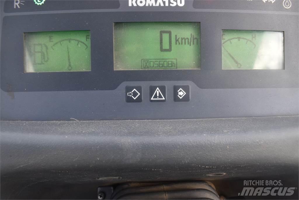 Komatsu WA100M-7 Kolové nakladače
