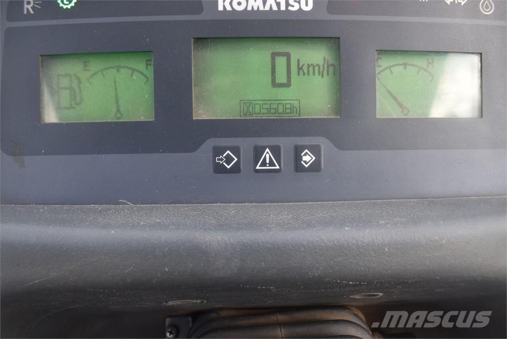 Komatsu WA100M-7 Kolové nakladače