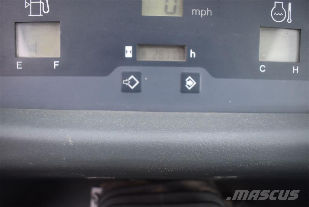 Komatsu WA70-7 Kolové nakladače