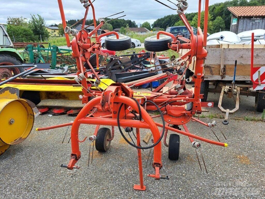 Kuhn GF 4201 HM Obraceče a shrabovače sena