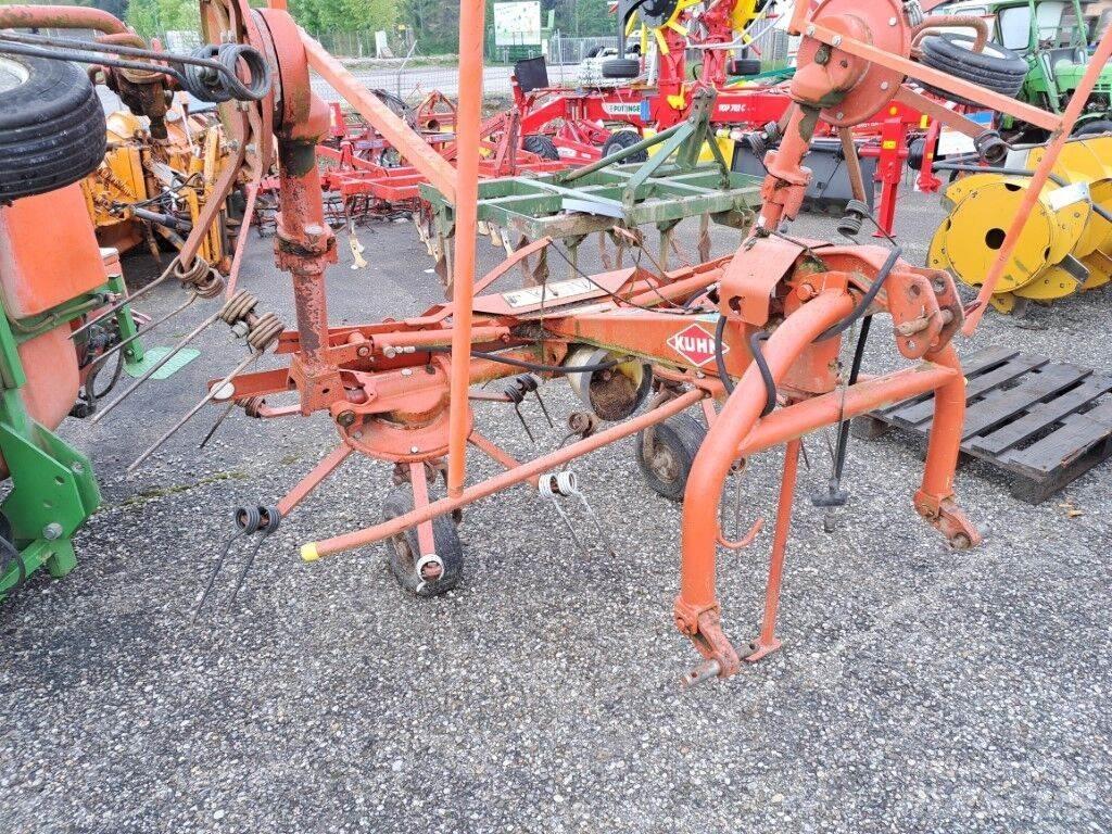Kuhn GF 4201 MH Obraceče a shrabovače sena
