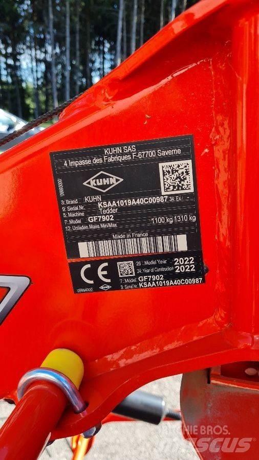 Kuhn GF8703 Obraceče a shrabovače sena
