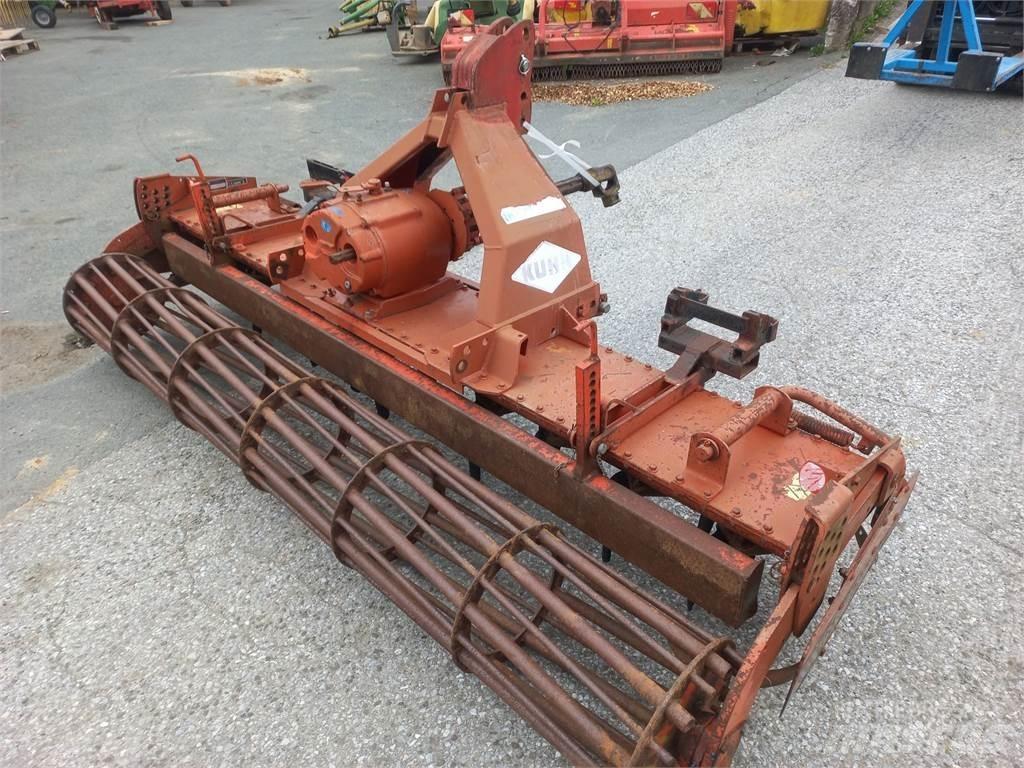 Kuhn HR 302 M Talířové brány