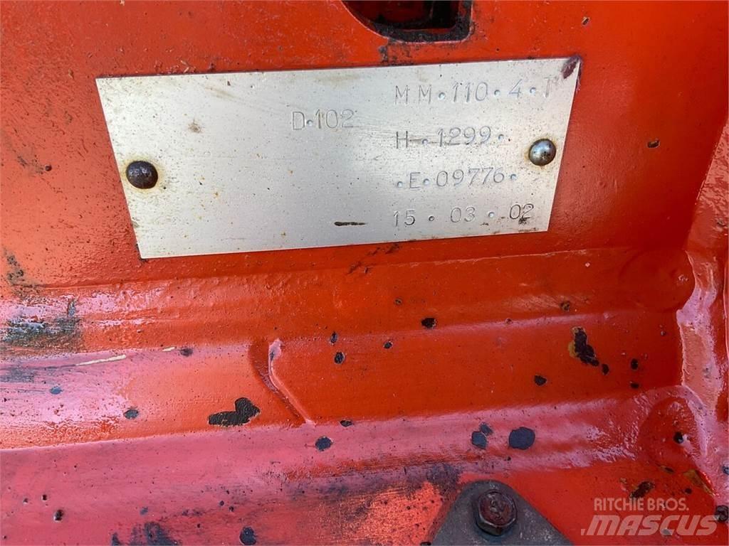 Kuhn MM 110 4T Konvenční pluh