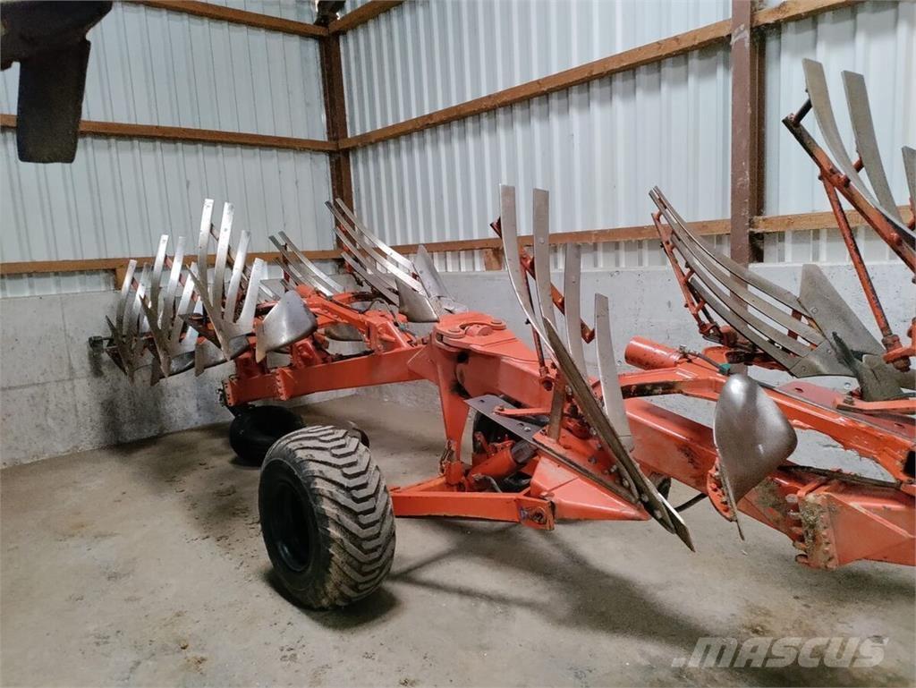 Kühne Manager 8 NSH Konvenční pluh