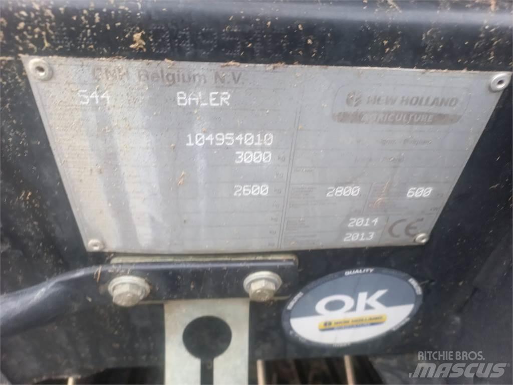 New Holland BR 6090 Lis na válcové balíky