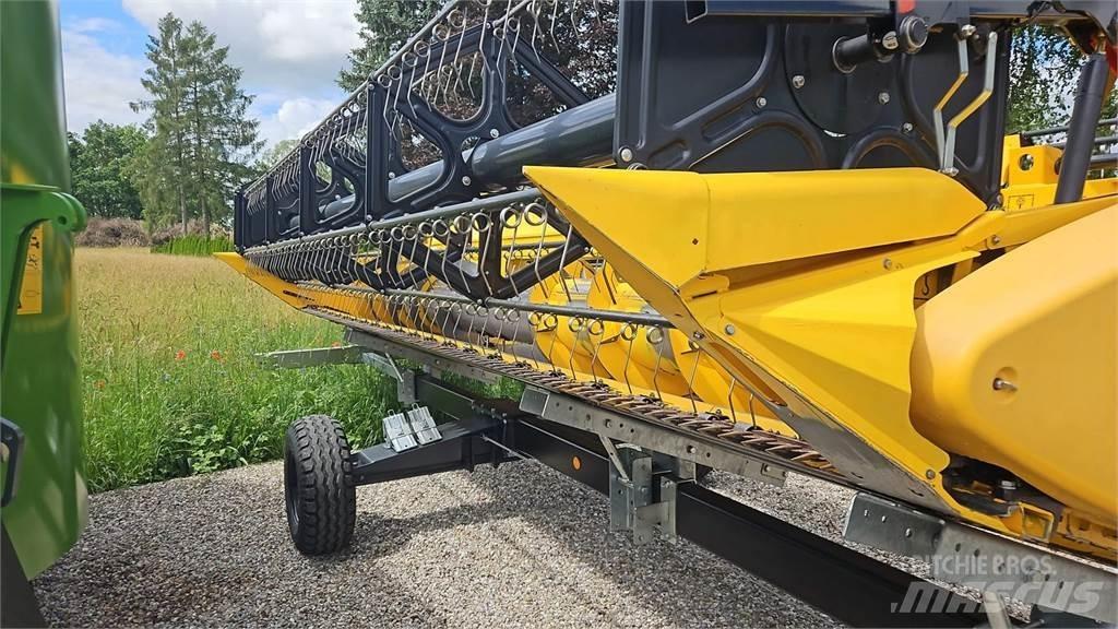 New Holland CX8040 Sklízecí mlátičky