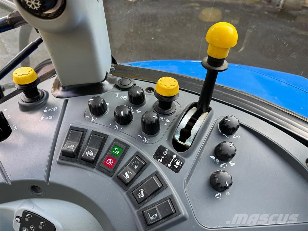 New Holland T4.115 Traktory