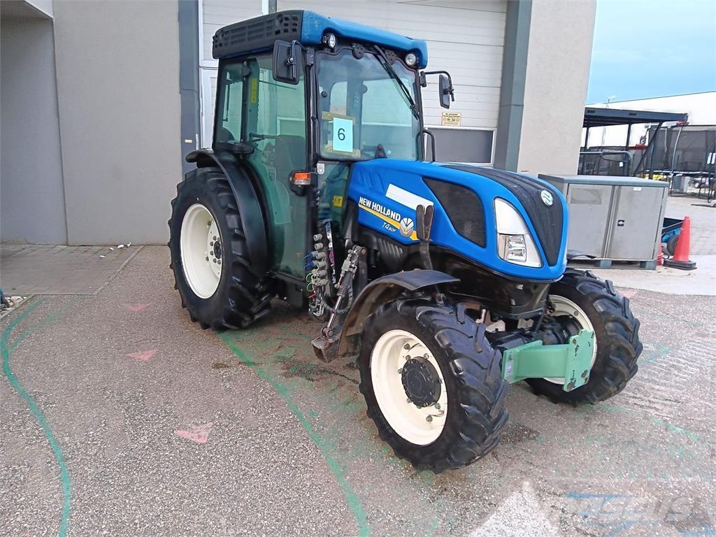 New Holland T4.90 F Traktory