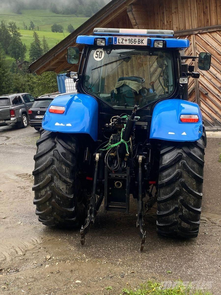 New Holland T7040 Traktory