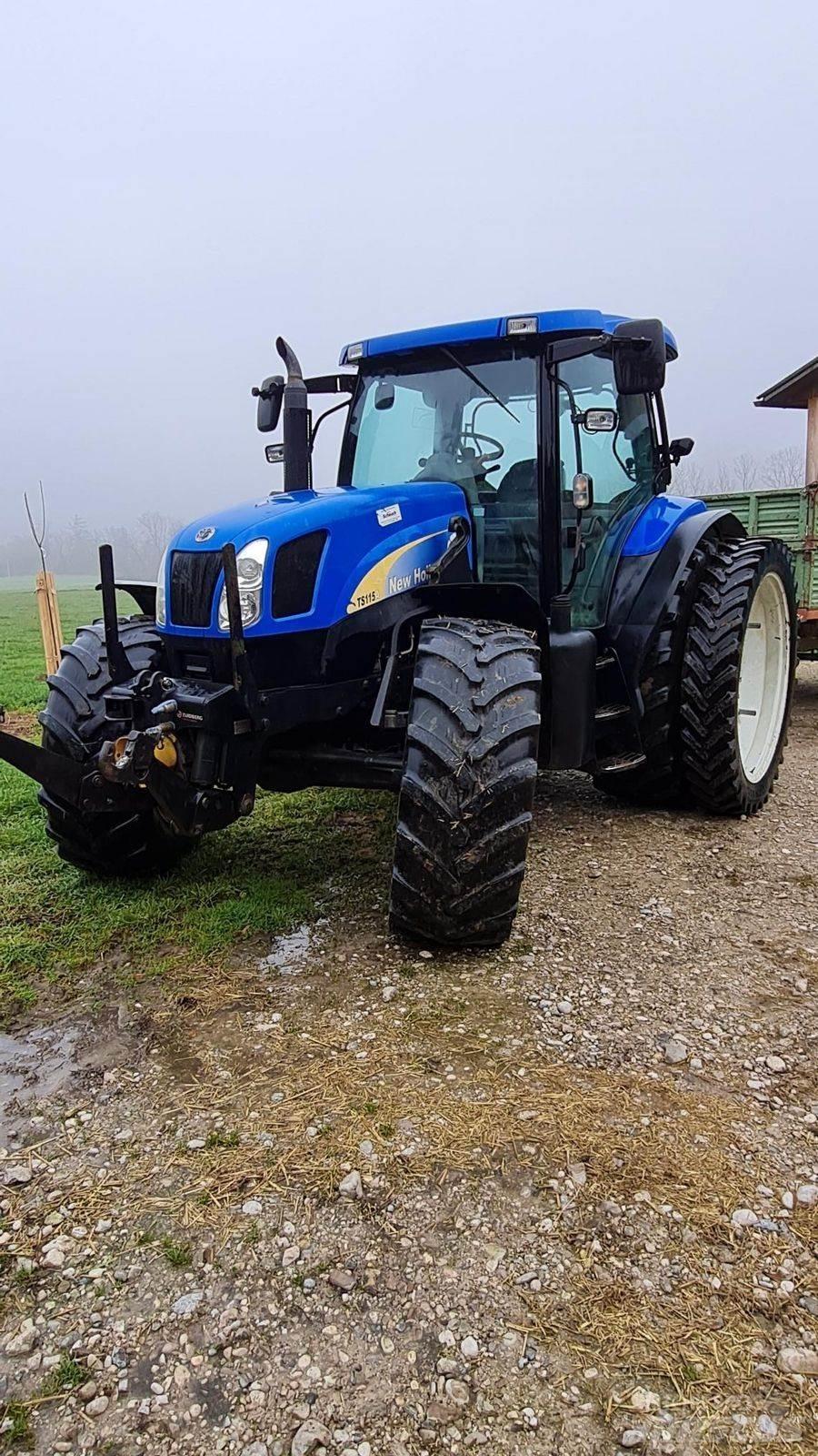 New Holland TS115A Traktory