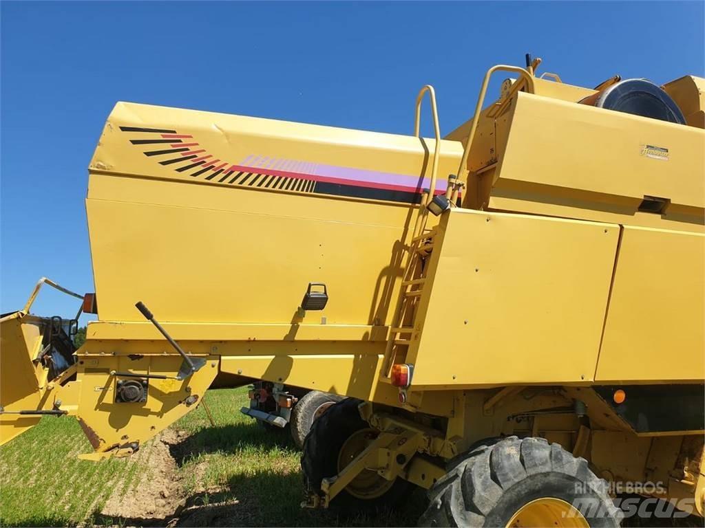New Holland TX 65 Sklízecí mlátičky