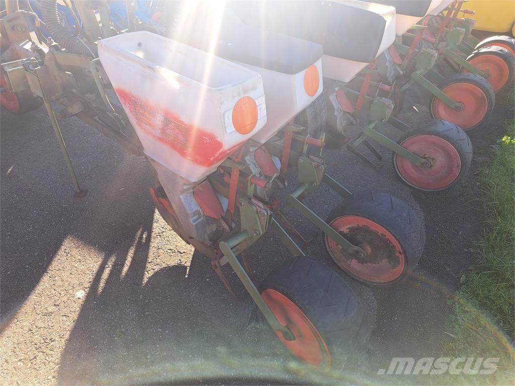 Nodet 6 reihig Sázecí stroje