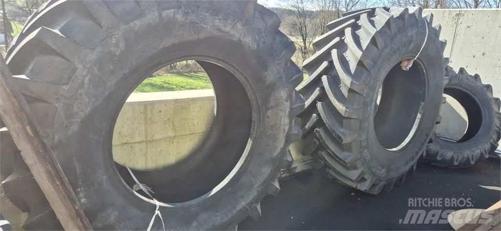 Petlas 650/85 R38 Pneumatiky, kola a ráfky