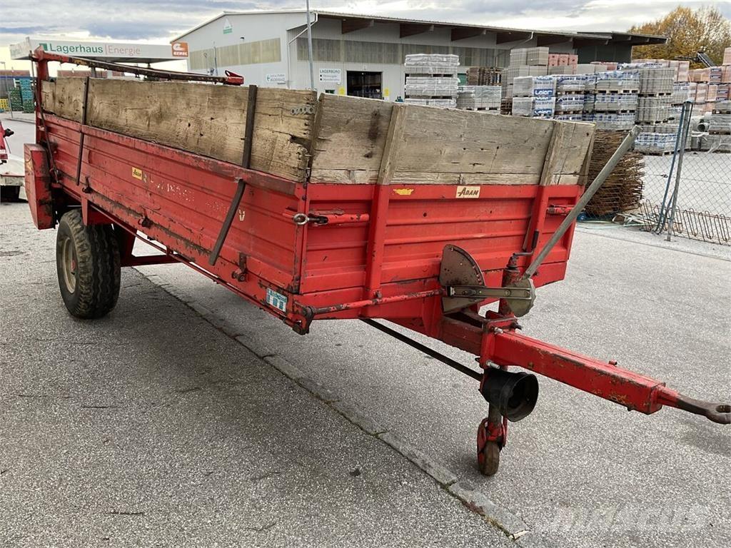 Pöttinger 4000 Rozmetadla chlévské mrvy