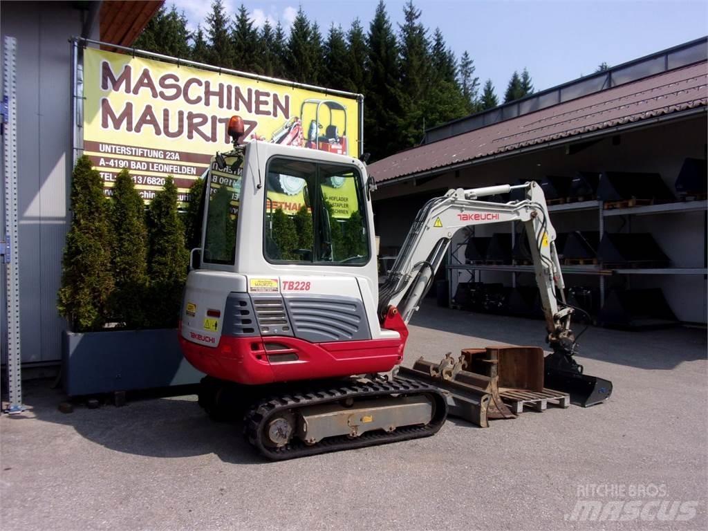 Takeuchi TB228 Mini rýpadla < 7t