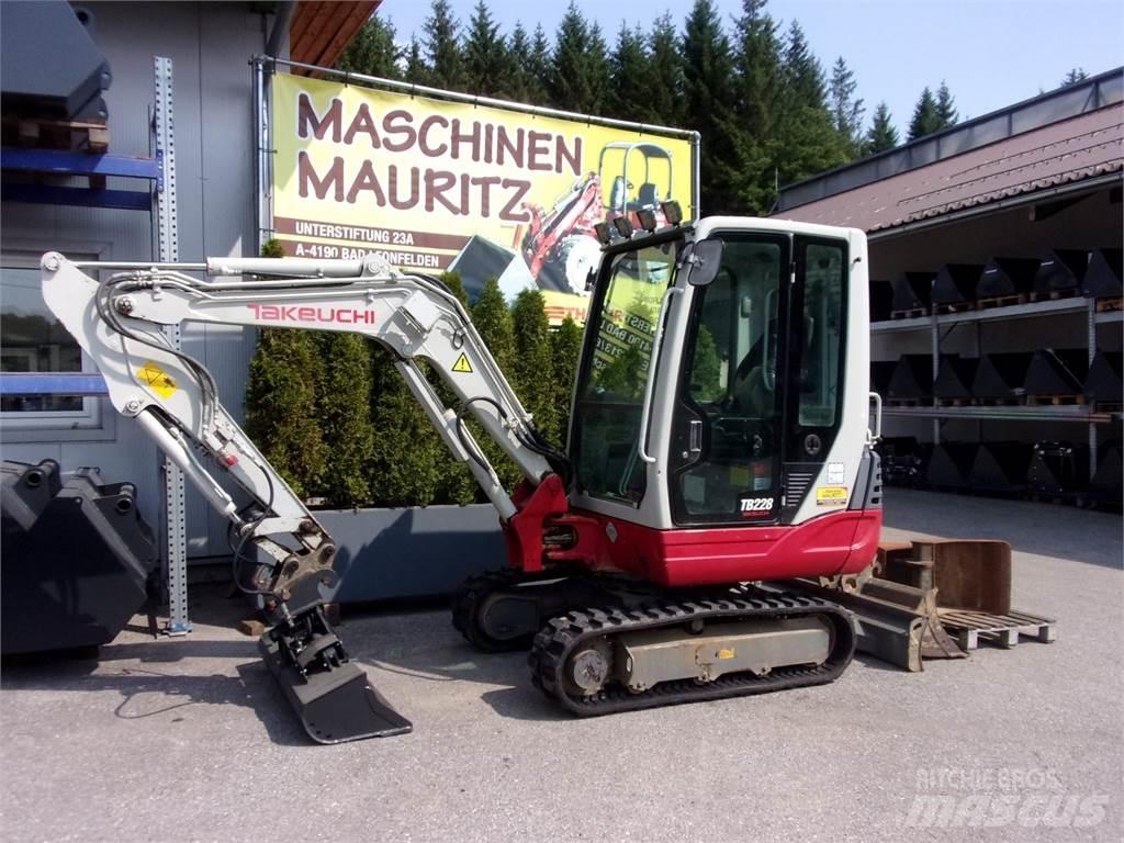 Takeuchi TB228 Mini rýpadla < 7t