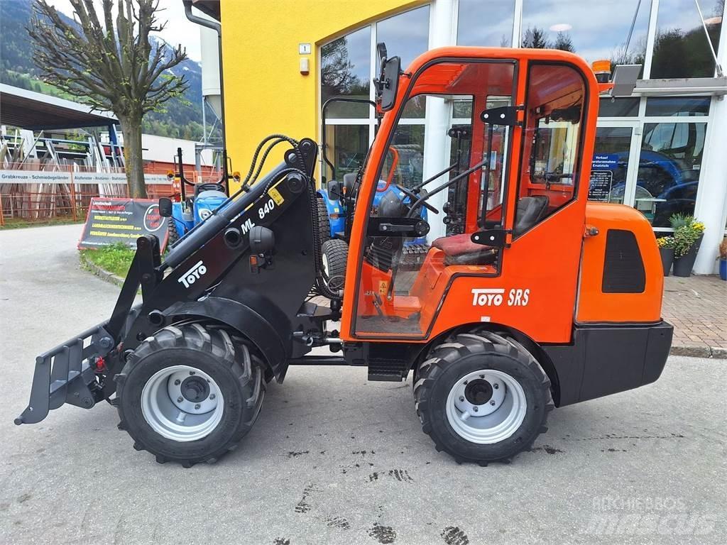 Toyo 840 Čelní nakladače a rypadla