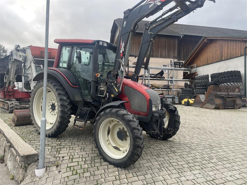 Valtra N 92 H Traktory